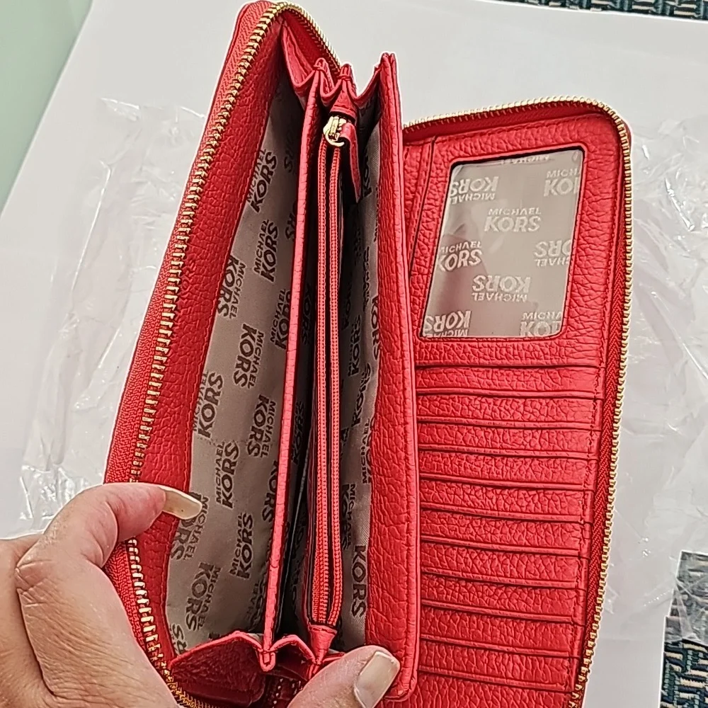 MK Wallet - Picture 7 of 8